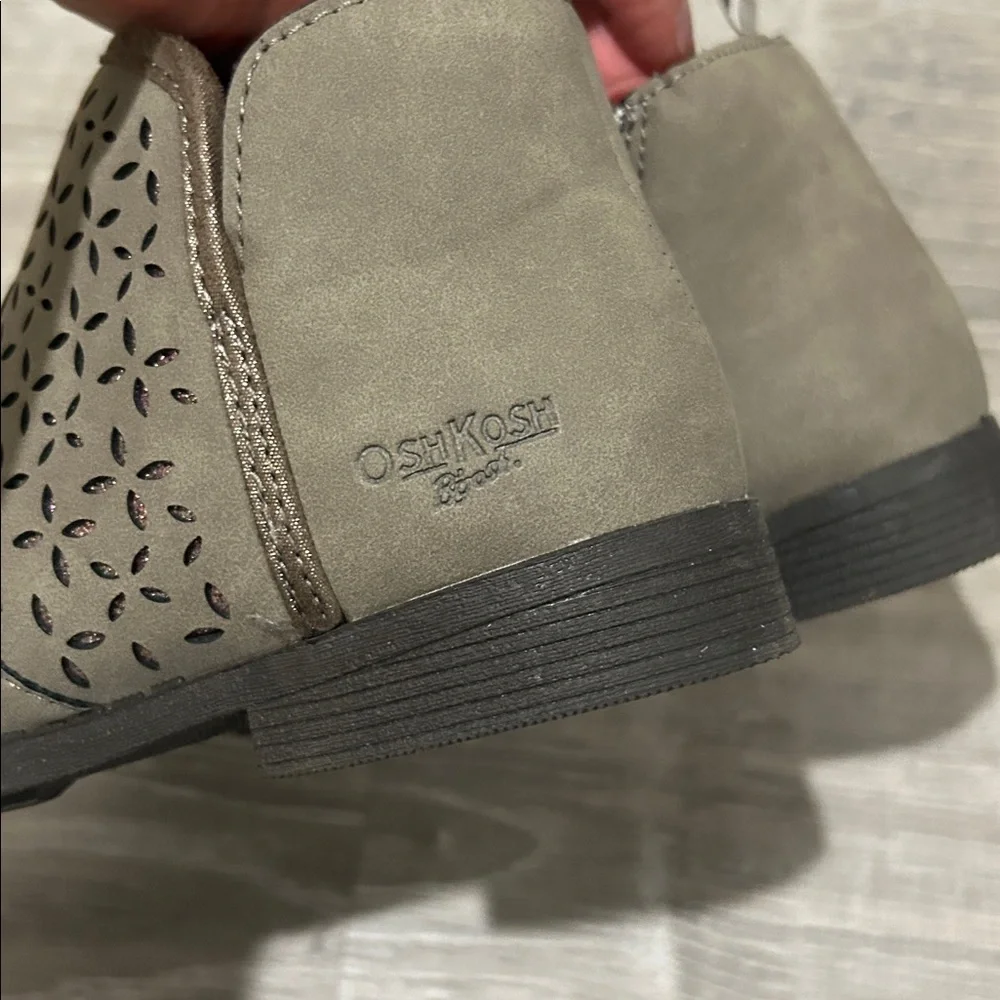 OshKosh B'gosh Taupe Cut-Out Ankle Boots